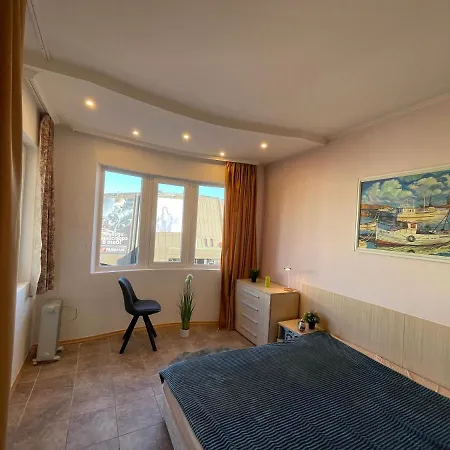 Varna Apartment דירה וארנה